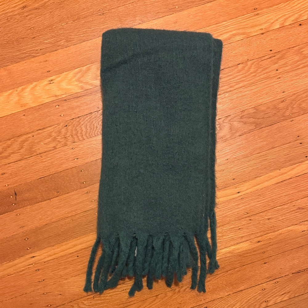 Elegant Deep Teal Cozy Scarf with Fringe